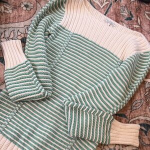 Old Navy Green and Cream Crew Neck Sweaters